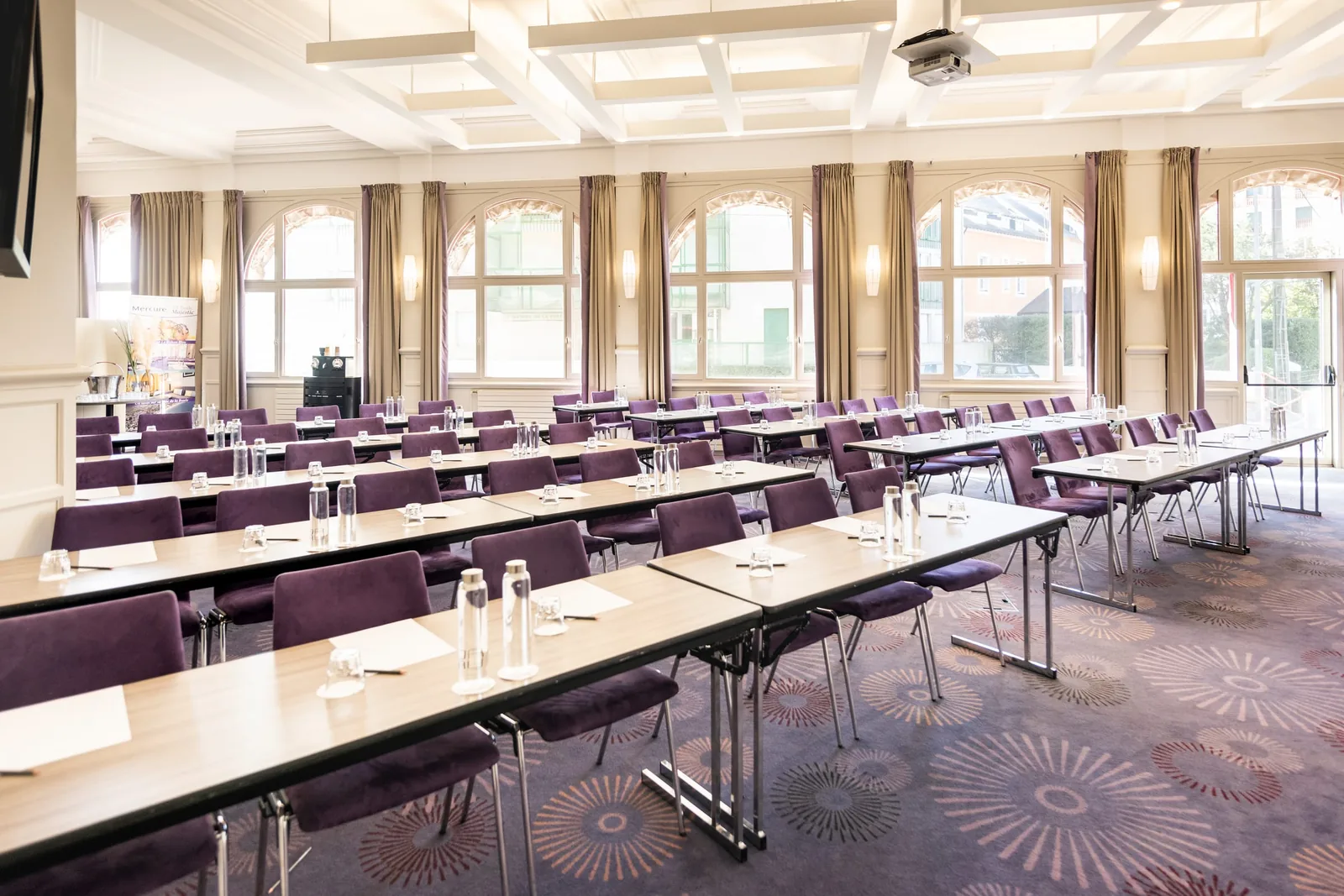 Meeting room facing the bay, Mercure La Baule Majestic Meeting room facing the bay, Mercure La Baule Majestic